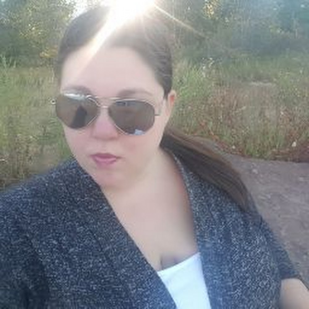 Meet your Posher, Leslie